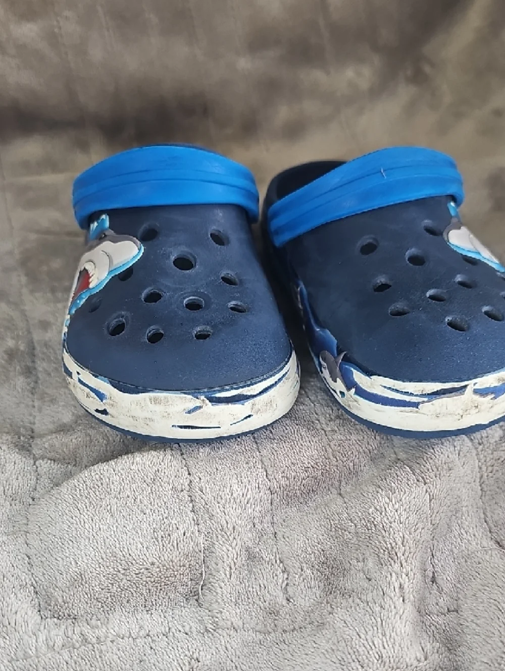CROCS Kids Navy Blue Shark Clog with Bright Blue Strap Childrens Size 12 J23